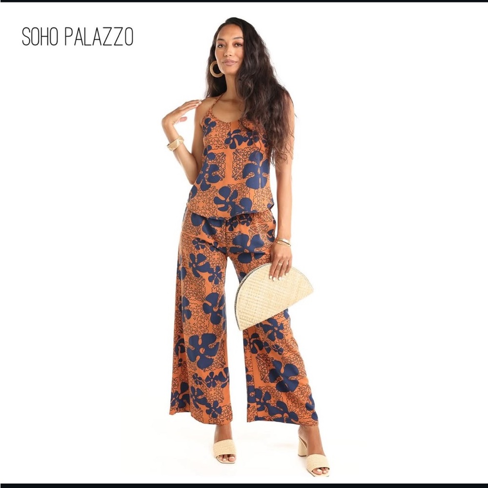 Manuhealii Soho Palazzo Pants Pua Kenikeni - Picture 5 of 5